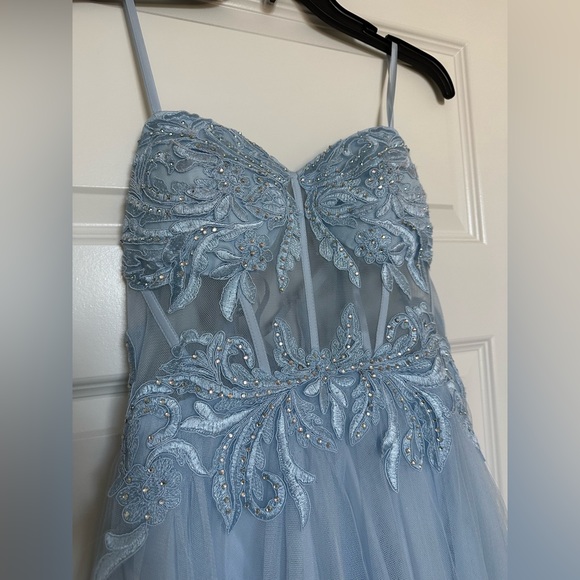 Dress Stunning baby blue maxi prom wedding formal dress size 7 - Picture 3 of 10